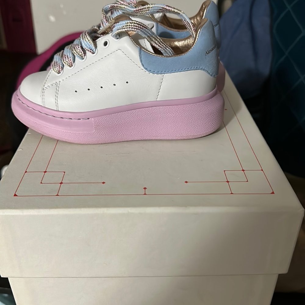 Kids Alexander McQueens sizes 9